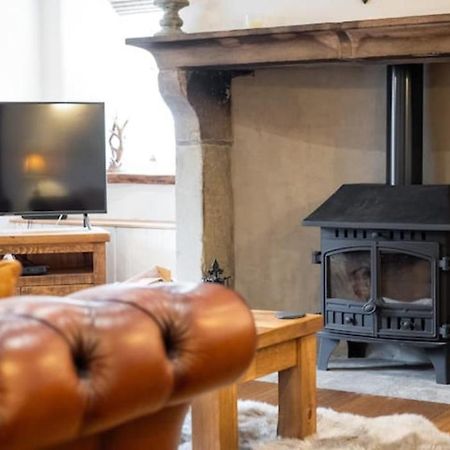 5 Star Cottage On The Green With Log Burner - Dog Friendly Austwick 外观 照片