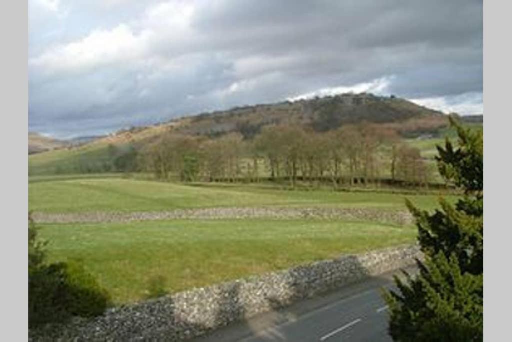 5 Star Cottage On The Green With Log Burner - Dog Friendly Austwick 外观 照片