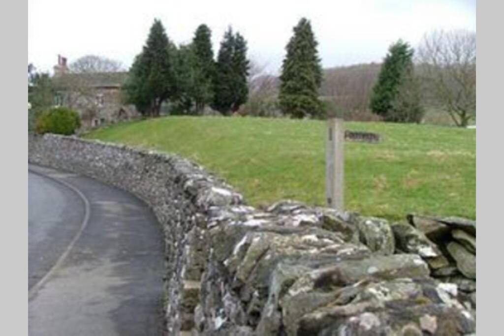 5 Star Cottage On The Green With Log Burner - Dog Friendly Austwick 外观 照片