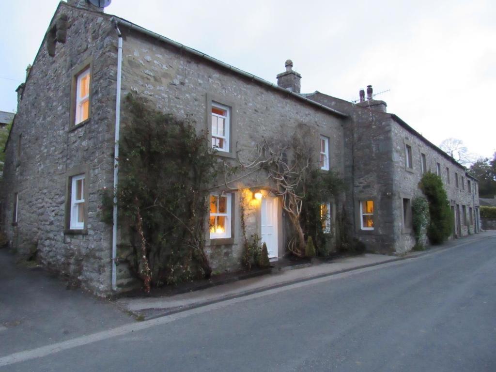 5 Star Cottage On The Green With Log Burner - Dog Friendly Austwick 外观 照片