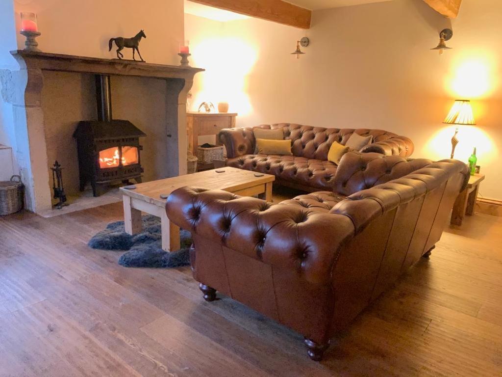 5 Star Cottage On The Green With Log Burner - Dog Friendly Austwick 外观 照片