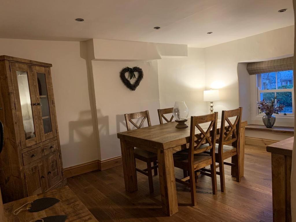 5 Star Cottage On The Green With Log Burner - Dog Friendly Austwick 外观 照片