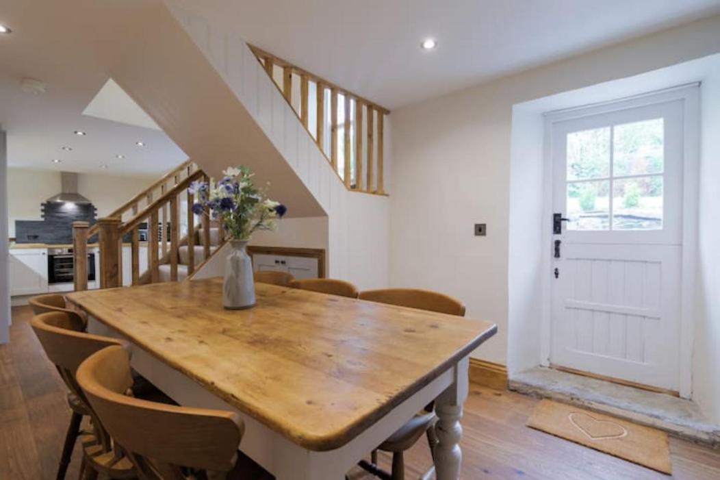 5 Star Cottage On The Green With Log Burner - Dog Friendly Austwick 外观 照片