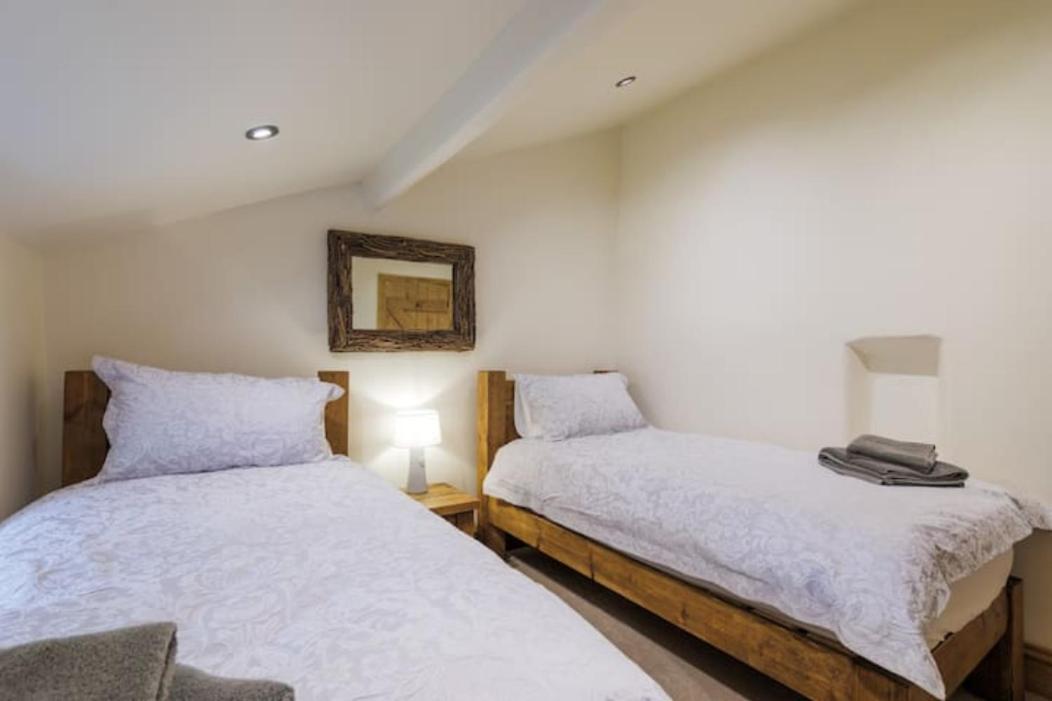 5 Star Cottage On The Green With Log Burner - Dog Friendly Austwick 外观 照片