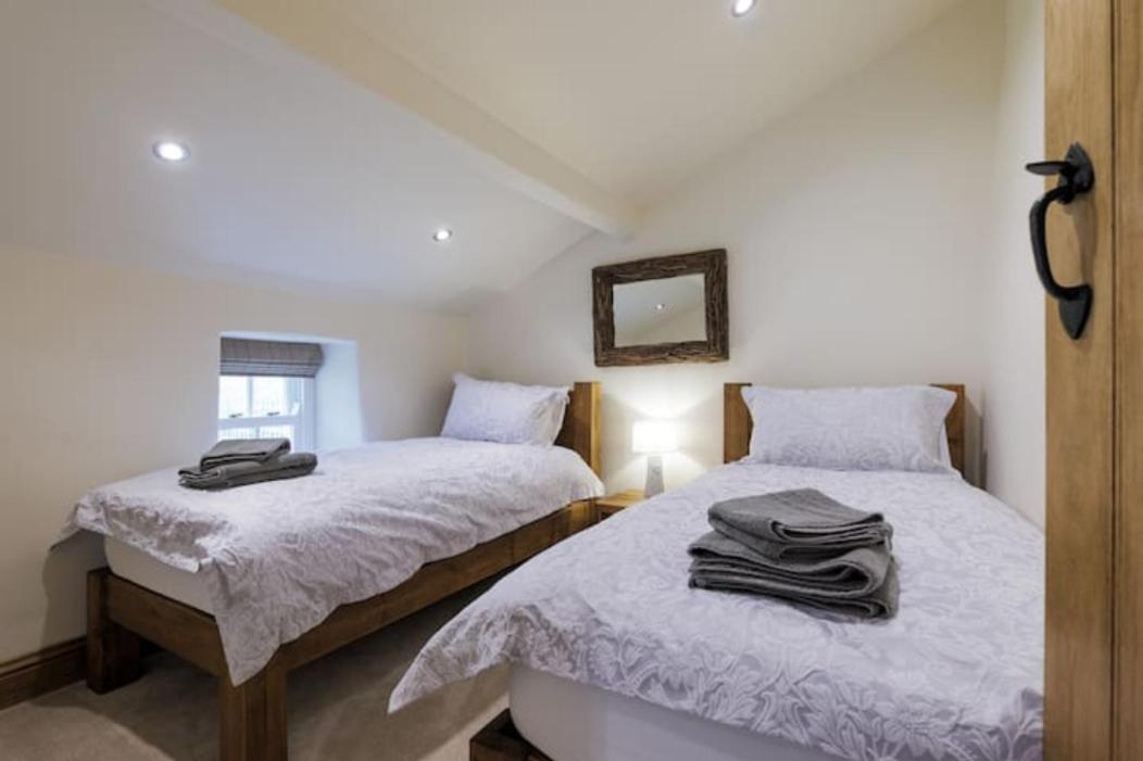 5 Star Cottage On The Green With Log Burner - Dog Friendly Austwick 外观 照片