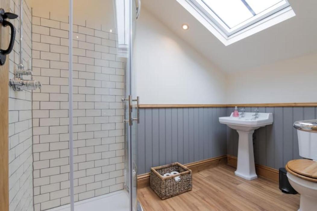 5 Star Cottage On The Green With Log Burner - Dog Friendly Austwick 外观 照片